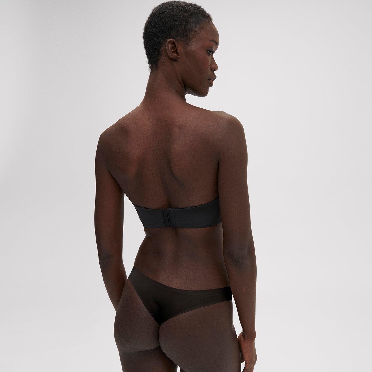 Essentiel Strapless Bra - Black