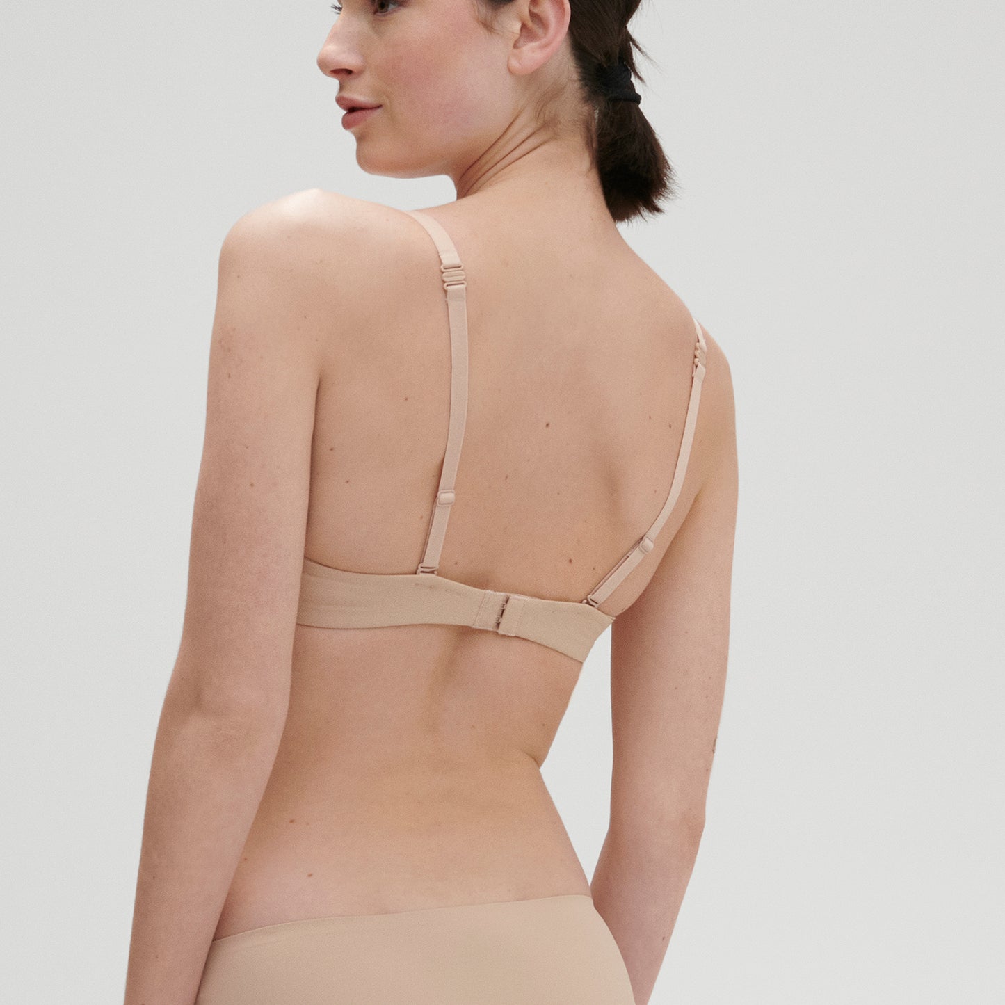 SALE - Essentiel Contour Plunge Bra