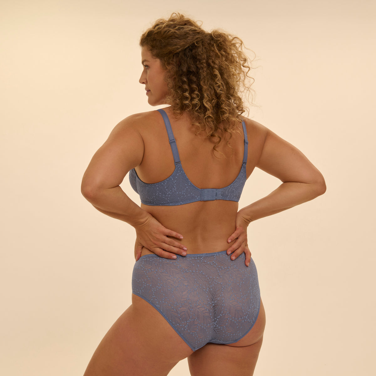 Comete Retro Brief