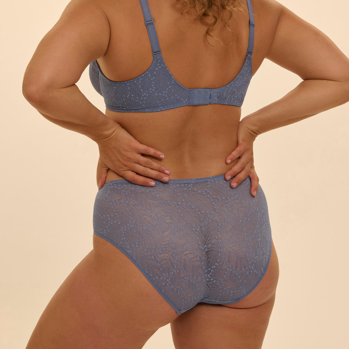 Comete Retro Brief