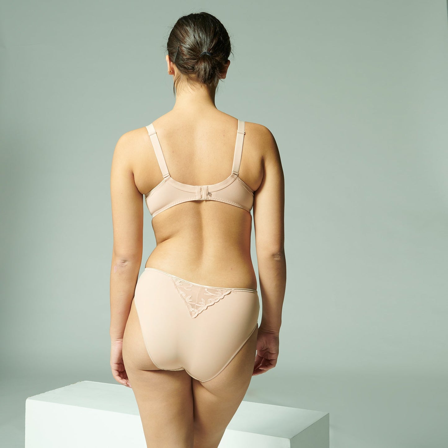 Andora Minimizer Bra
