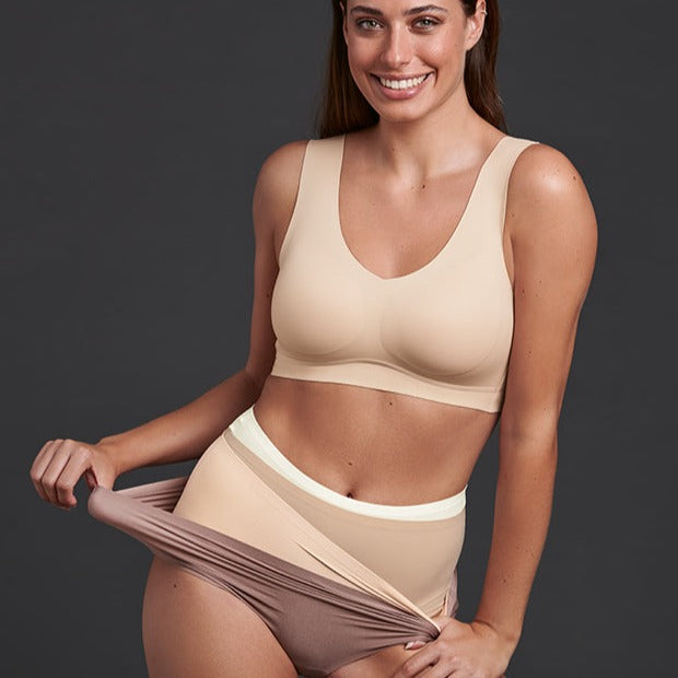 Seamless Essential High Waist Brief