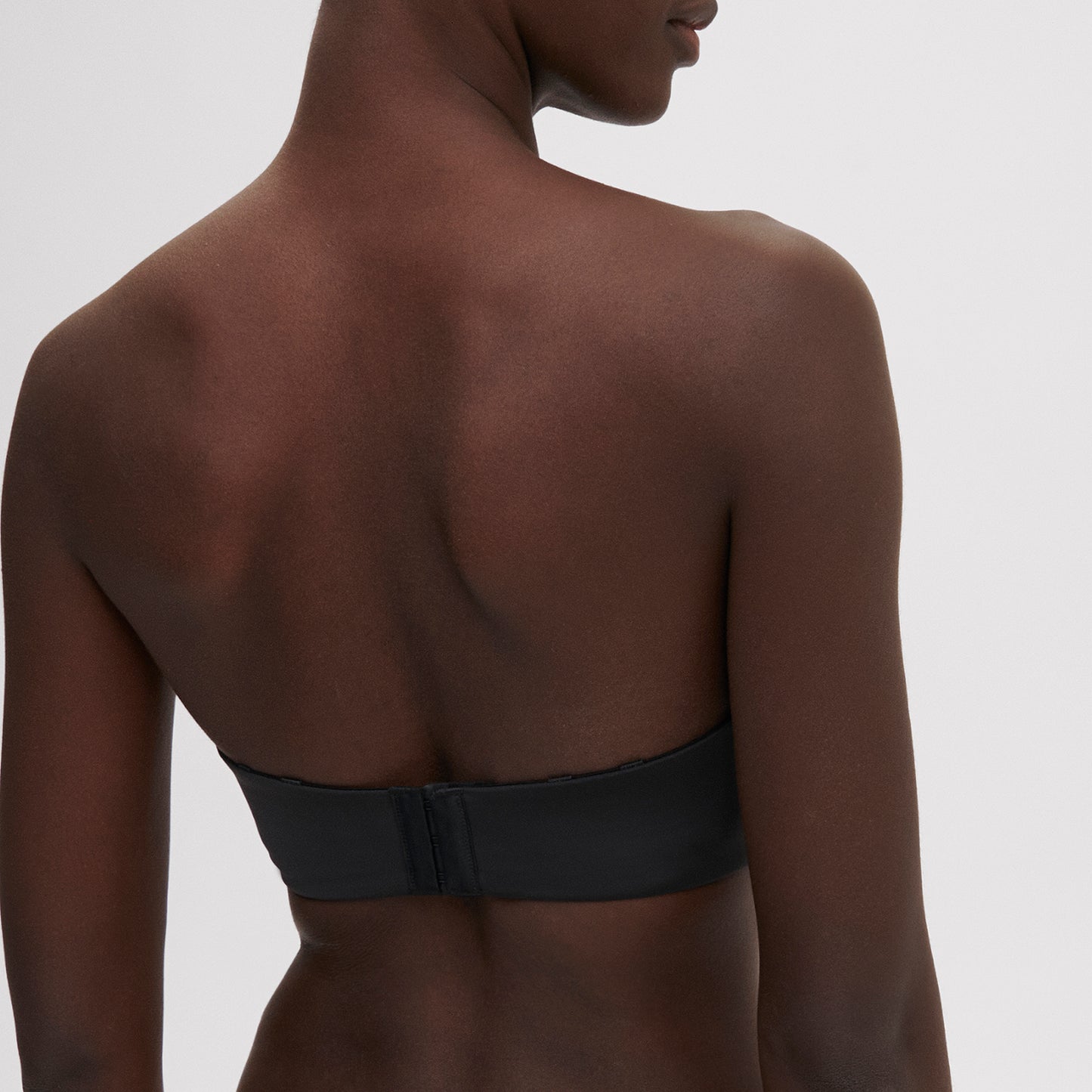 Essentiel Strapless Bra - Black