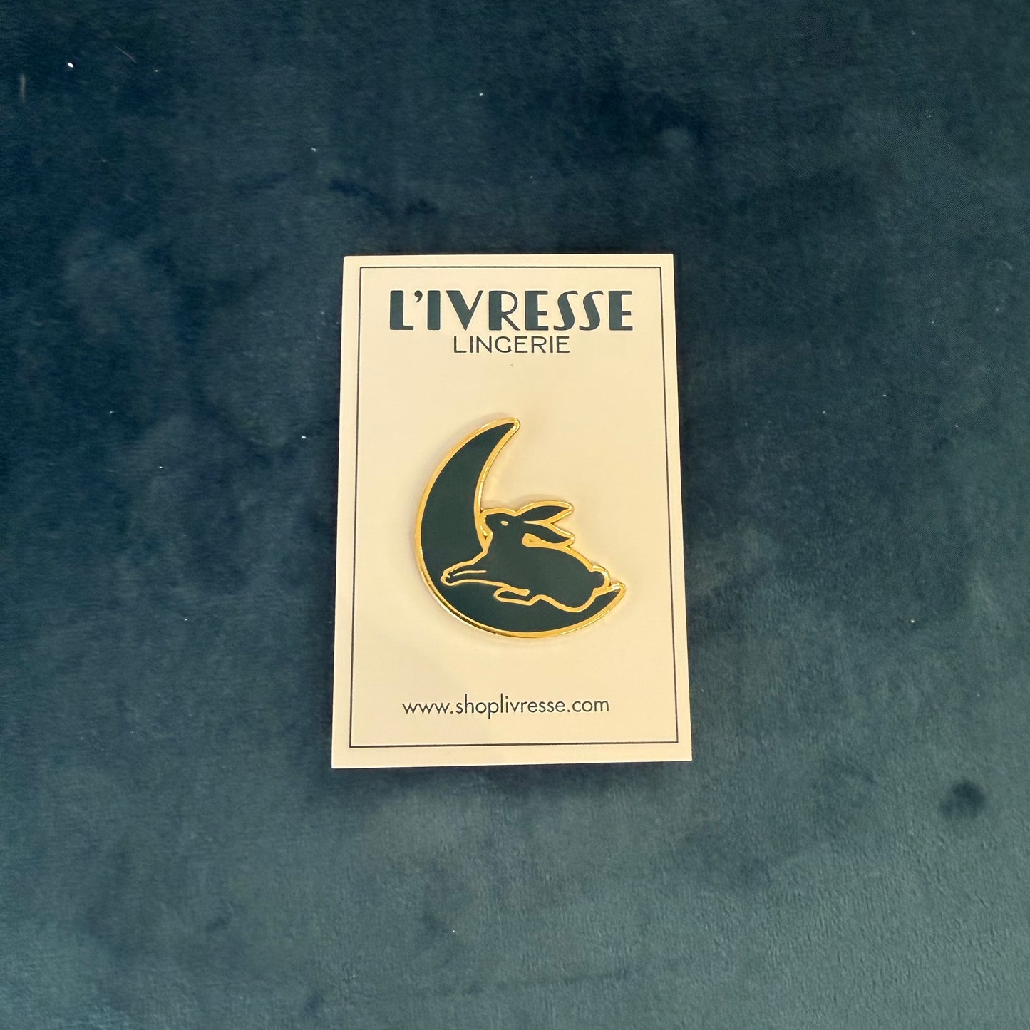 L'ivresse Pin - Profits to charity