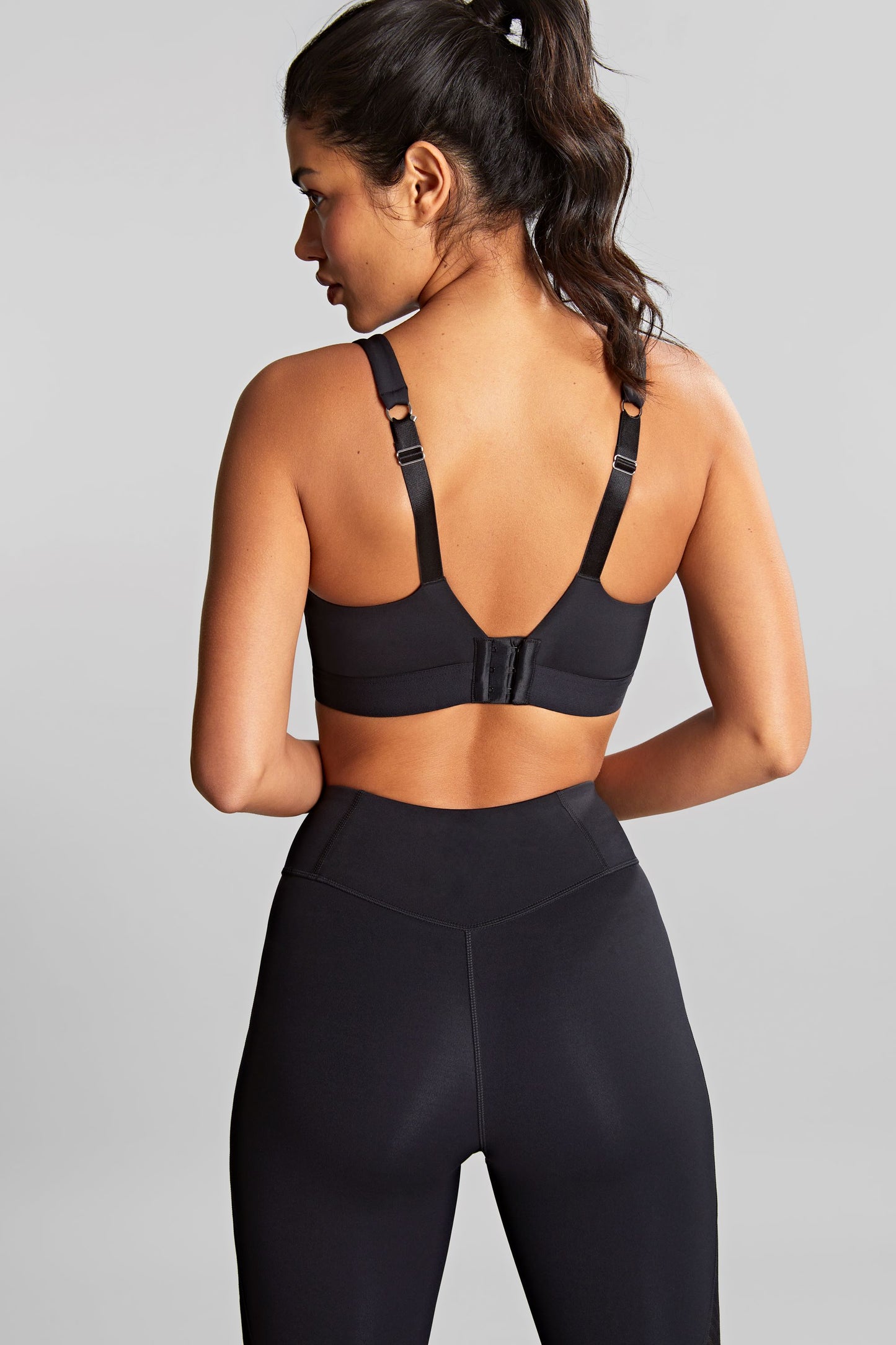 Non Padded Wired Sports Bra - Black